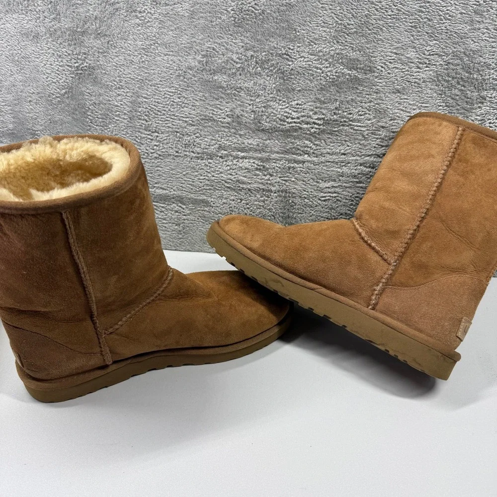 UGG Classic Short II Chestnut Suede Sheepskin Boots 1016223 Womens 9